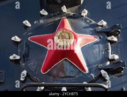 Stella Rossa sul vecchio treno a vapore Foto Stock