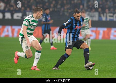 Davide Zappacosta dell'Atalanta BC 1907 in azione durante la fase MD3 della UEFA Champions League 2024/2025 tra l'Atalanta BC e il Celtic FC allo stadio Gewiss il 23 ottobre 2024, Bergamo, Italia. Foto Stock