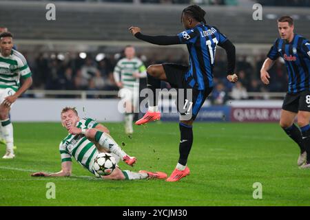 Ademola Lookman dell'Atalanta BC 1907 in azione durante la partita di calcio di fase MD3 della UEFA Champions League 2024/2025 tra l'Atalanta BC e il Celtic FC allo stadio Gewiss il 23 ottobre 2024, Bergamo, Italia. Foto Stock