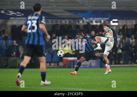 Ademola Lookman dell'Atalanta BC 1907 in azione durante la partita di calcio di fase MD3 della UEFA Champions League 2024/2025 tra l'Atalanta BC e il Celtic FC allo stadio Gewiss il 23 ottobre 2024, Bergamo, Italia. Foto Stock