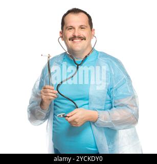 Medico che fuma con la veste blu Foto Stock