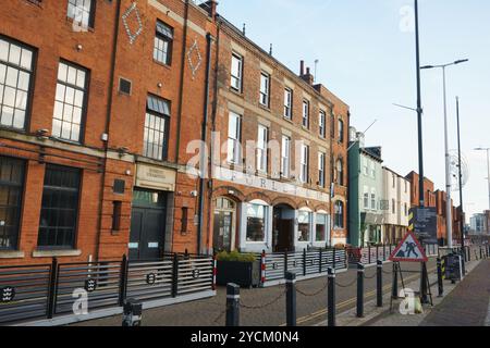 Humber Dock Street, adiacente a Prince's Dock, Hull, East Yorkshire, Regno Unito Foto Stock