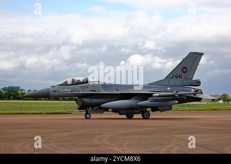 Royal Netherlands Air Force General Dynamics F-16AM Fighting Falcon (J-641) al 2024 Royal International Air Tattoo 50th anniversario dell'F-16 Foto Stock