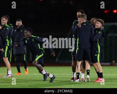 Reykjavik, Islanda. 23 ottobre 2024. I giocatori di Cercle fotografati durante una sessione di allenamento del belga Cercle Brugge in vista della loro seconda partita della fase League della UEFA Conference League, mercoledì 23 ottobre 2024 a Reykjavik, Islanda. BELGA PHOTO ARNI TOMASON credito: Belga News Agency/Alamy Live News Foto Stock