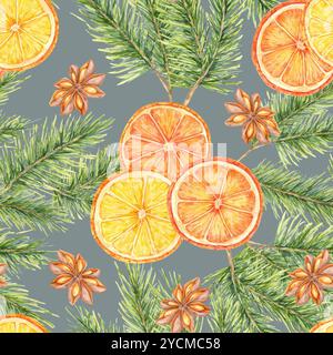 Arance, rami di pino verde e stelle di anice marrone su sfondo grigio. Motivo senza cuciture acquerello. Design invernale per tessuti per le vacanze, imballaggi, carta da imballaggio, cancelleria Foto Stock