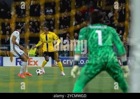 Berna, Svizzera. 23 ottobre 2024. Berna, Svizzera, 23 ottobre 2024: Joel Monteiro (77 YB) durante la partita di calcio di UEFA Champions League tra BSC Young Boys e FC Internazionale allo Stadion Wankdorf di Berna, Svizzera. Philipp Kresnik (Philipp Kresnik/Kresnikphotographie/SPP) credito: SPP Sport Press Photo. /Alamy Live News Foto Stock