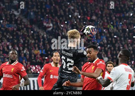 Lipsia, Germania. 23 ottobre 2024. Caoimhin Kelleher (Liverpool FC, #62) GER, RB Leipzig vs. Liverpool FC, football, UEFA Champions League, Saison 2024/2025, 3. SPIELTAG, 23.10.2024 (LE NORMATIVE DFL VIETANO QUALSIASI USO DI FOTOGRAFIE COME SEQUENZE DI IMMAGINI E/O QUASI-VIDEO). Foto: Eibner-Pressefoto/Ryan Sleiman credito: dpa/Alamy Live News Foto Stock