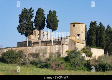 Chiesa di Sant'Esteve de Peratallada. Romanico. xiii secolo. Foto Stock