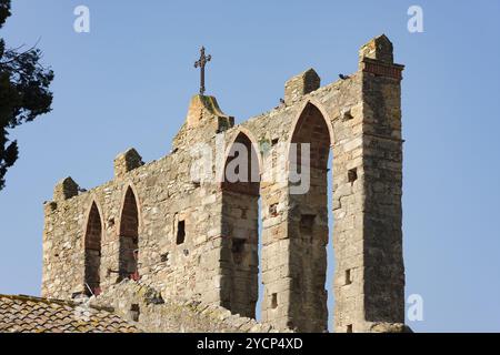 Chiesa di Sant'Esteve de Peratallada. Romanico. xiii secolo. Foto Stock