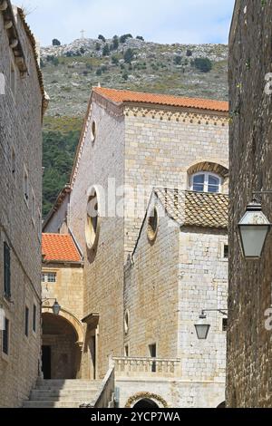 Strade strette nella città medievale di Dubrovnik Foto Stock