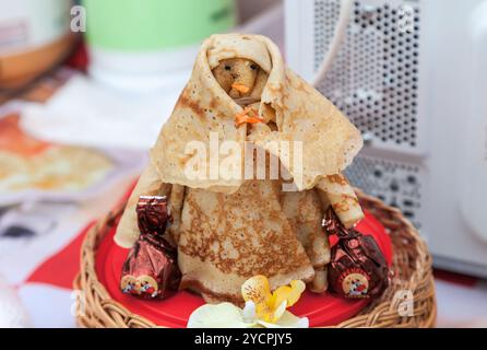 Effigie di shrovetide fatte di pancake da vicino Foto Stock