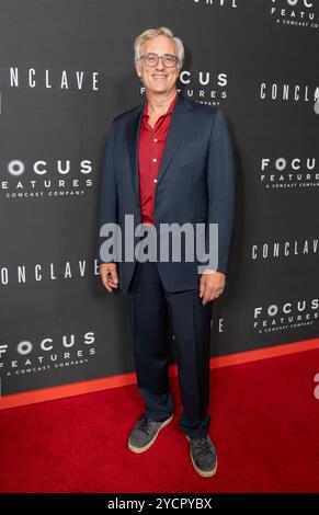 New York, Stati Uniti. 23 ottobre 2024. Michael Jackman partecipa alla prima del Conclave di New York all'AMC Lincoln Square il 23 ottobre 2024. (Foto di Lev Radin/Sipa USA) credito: SIPA USA/Alamy Live News Foto Stock