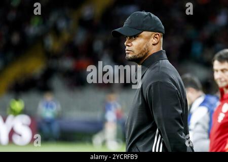 Vincent Kompany, allenatore del Bayern Monaco durante la fase di UEFA Champions League, League, partita di calcio del 3° giorno tra FC Barcelona e Bayern Monaco il 23 ottobre 2024 all'Estadi Olimpic Lluis Companys di Barcellona, Spagna Foto Stock