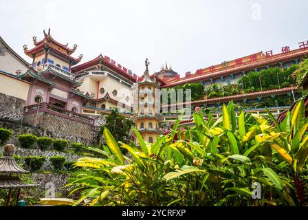 Giardino nel Tempio di Kek Lok Si cantiere, George Town, Penang, Malaysia Foto Stock