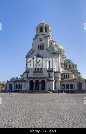 Sofia, Bulgaria, 30 ottobre, 2022: Veduta della Cattedrale di Sant'Alessandro Nevskij nel centro di Sofia, Europa Foto Stock