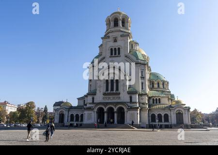 Sofia, Bulgaria, 30 ottobre, 2022: Veduta della Cattedrale di Sant'Alessandro Nevskij nel centro di Sofia, Europa Foto Stock