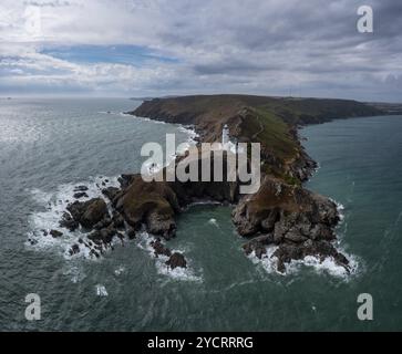 Vista aerea del faro di Start Point e del promontorio nel Devon meridionale sul canale della Manica Foto Stock