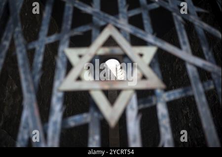 03.06.2017, Dachau, Baviera, Germania, Europa, porta d'ingresso alla cappella del memoriale ebraico presso il campo di concentramento di Dachau. Dacia Foto Stock