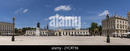 Nancy, Francia, 1 giugno 2022: Vista panoramica della storica Piazza Stanislas del XVIII secolo nel centro di Nancy, in Europa Foto Stock