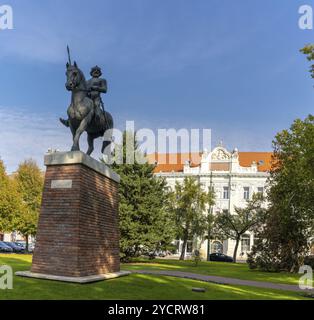 Seghedino, Ungheria, 14 ottobre 2022: Veduta della statua equestre del re Bela IV nel centro di Seghedino, Europa Foto Stock