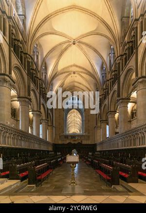 Canterbury, Regno Unito, 10 settembre 2022: Veduta della Quire all'interno della storica Cattedrale di Canterbury, Europa Foto Stock