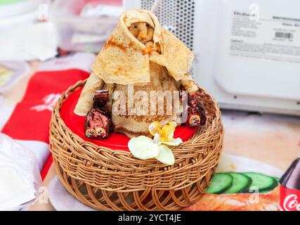 Effigie di shrovetide fatte di pancake da vicino. Appetitosi pancake fritti Foto Stock