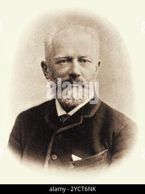 Ritratto di Pyotr Ilyich Tchaikovsky, autore sconosciuto, pubblicato alla fine degli anni '1900, seppia Foto Stock