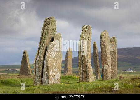 Anello di Brodgar, terzo più grande cerchio di pietre circa 2700 anni a.C., Orkney Island, Scozia, Europa Foto Stock
