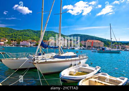 Stari Grad sulla isola di Hvar destinazione a vela, Dalmazia, Croazia Foto Stock