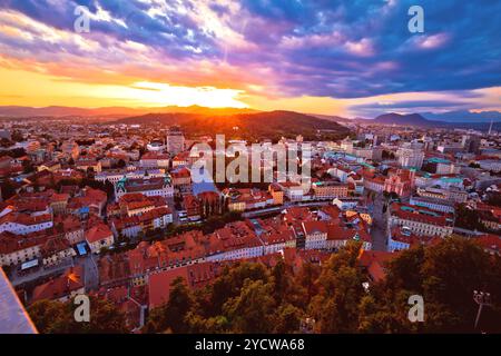 Tramonto al di sopra di Ljubljana vista aerea, capitale della Slovenia Foto Stock