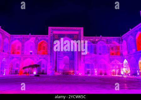 Registan di notte, Samarcanda, Uzbekistan Foto Stock