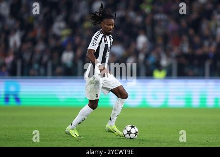 Khephren Thuram della Juventus FC in azione durante la partita di calcio della UEFA Champions League tra Juventus FC e VfB Stuttgart allo stadio Allianz il 22 ottobre 2024 a Torino. Foto Stock