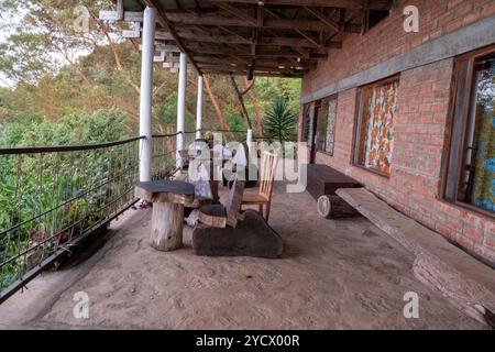 Vista di un punto panoramico di un lussuoso Lodge sul monte Usamabara a Lushoto, Tanzania Foto Stock