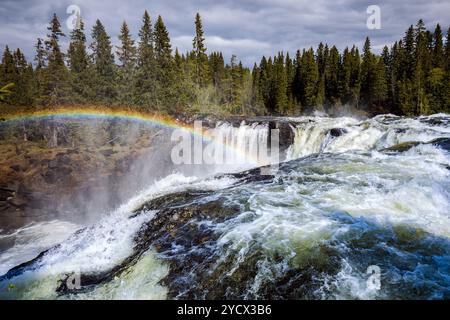 Ristafallet cascata nella parte occidentale di Jamtland è elencato come una delle più belle cascate in Svezia. Foto Stock