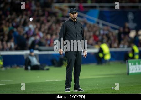 Barcellona, Spagna. 23 ottobre 2024. Allenatore Vincent Kompany (FC Bayern Muenchen) visto durante una partita di UEFA Champions League tra FC Barcelona e Bayern Monaco all'Estadi Olimpic Lluís Companys. Punteggio finale: FC Barcelona 4 - Bayern Monaco 1. Credito: SOPA Images Limited/Alamy Live News Foto Stock