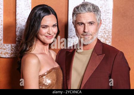 Hollywood, Stati Uniti. 23 ottobre 2024. HOLLYWOOD, LOS ANGELES, CALIFORNIA, Stati Uniti d'America - 23 OTTOBRE: Odette Annable e il marito Dave Annable arrivano alla prima di Los Angeles della serie originale di Paramount 'Lioness' stagione 2 tenutasi presso l'Academy of Motion Picture Arts Sciences - Linwood Dunn Theater il 23 ottobre 2024 a Hollywood, Los Angeles, California, Stati Uniti. (Foto di Xavier Collin/Image Press Agency) credito: Image Press Agency/Alamy Live News Foto Stock