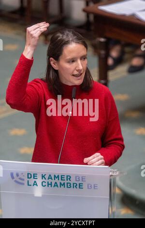 Bruxelles, Belgio. 24 ottobre 2024. Natalie Eggermont di PVDA è illustrata durante una sessione plenaria della camera presso il parlamento federale, a Bruxelles, giovedì 24 ottobre 2024. BELGA FOTO JONAS ROOSENS credito: Belga News Agency/Alamy Live News Foto Stock