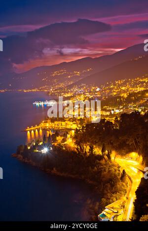 Riviera di Opatija bay sera vista panoramica Foto Stock