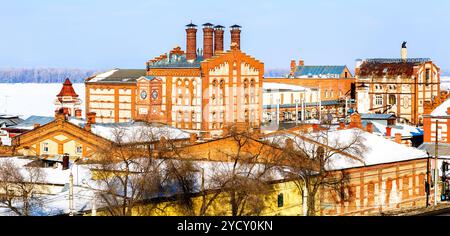 Birreria Zhiguli nella soleggiata giornata invernale a Samara, Russia. Fondata nel 1881 Foto Stock