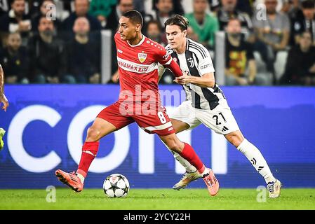 Torino, Italia 22 ottobre 2024, Enzo MILLOT di Stoccarda e Nicolo FAGIOLI della Juventus durante la partita di calcio UEFA Champions League, fase MD3 tra Juventus FC e VfB Stoccarda il 22 ottobre 2024 allo stadio Allianz di Torino Foto Stock