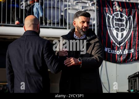 Reykjavik, Islanda. 24 ottobre 2024. L'allenatore di Cercle Miron Muslic, nella foto all'inizio di una partita di calcio tra l'islandese Vikingur Reykjavik e il belga Cercle Brugge KSV, giovedì 24 ottobre 2024, a Reykjavik, Islanda, il secondo giorno della fase a gironi del torneo UEFA Conference League. BELGA PHOTO ARNI TORFASON credito: Belga News Agency/Alamy Live News Foto Stock