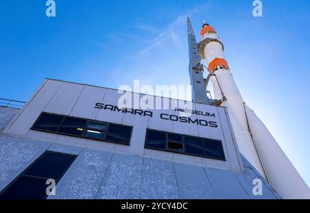 Il veicolo spaziale Real Soyuz come monumento e museo Samara Cosmos Foto Stock