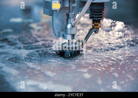 Macchina da taglio a getto d'acqua CNC Foto Stock