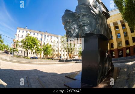 Samara, Russia - 27 Maggio 2018: monumento ai combattenti per la rivoluzione (eroi della guerra civile) al via della città Foto Stock