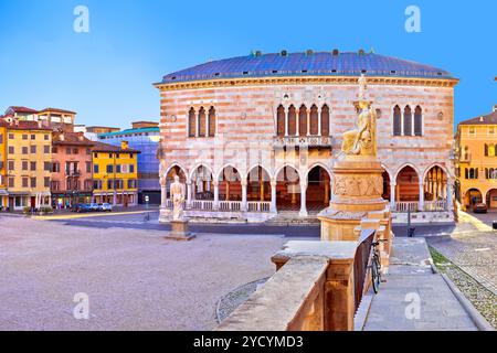 Piazza della Liberta piazza di Udine vista punti di riferimento Foto Stock