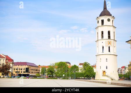 Bellissimo cielo sopra la città di Vilnius-Vista del Campanile Foto Stock