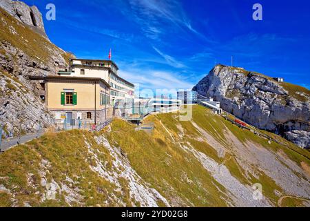 Vista sul monte Pilatus e sul passaggio pedonale Foto Stock