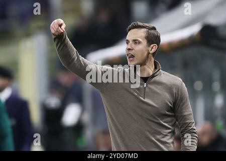 Bruxelles, Belgio. 24 ottobre 2024. Il capo-allenatore dell'Anderlecht David Hubert gestirà durante una partita di calcio tra il belga RSC Anderlecht e il bulgaro PFK Ludogorets Razgrad, a Bruxelles, giovedì 24 ottobre 2024, il terzo giorno della fase League del torneo UEFA Europa League. BELGA PHOTO BRUNO FAHY credito: Belga News Agency/Alamy Live News Foto Stock