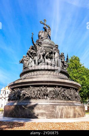 Millennium of Russia Monument (1862) nel Cremlino di Novgorod, Russia Foto Stock
