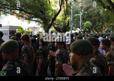 Salvador, Bahia, Brasile - 7 settembre 2024: Soldati dell'esercito sono visti in piedi durante la celebrazione del giorno dell'indipendenza brasiliana. Città di Salvador, Foto Stock